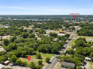 721 N Houston St, Granbury, TX 76048