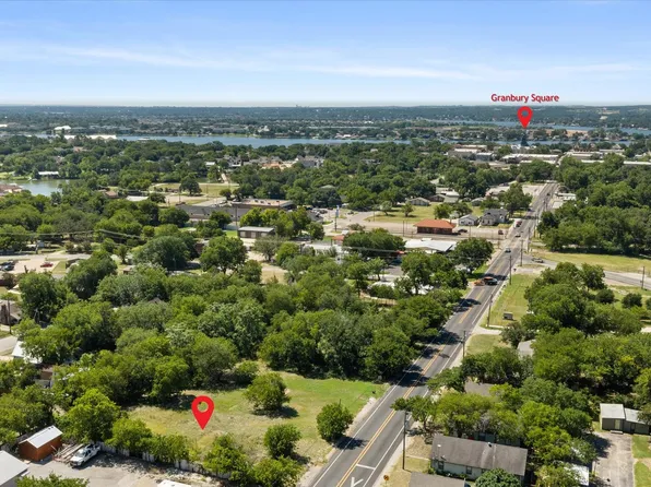 721 N Houston St, Granbury, TX 76048