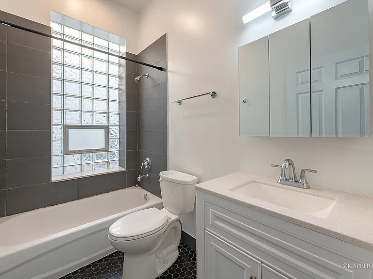 1620 W Warren Blvd #2F — Photo 15