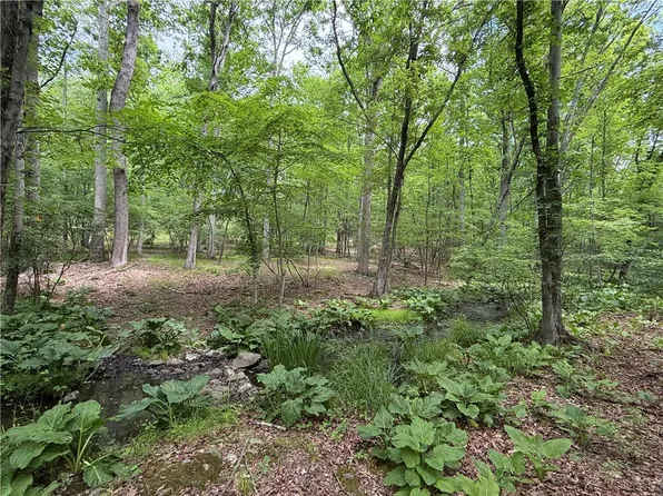 199 Upper Lakeview Dr, East Stroudsburg, PA 18302