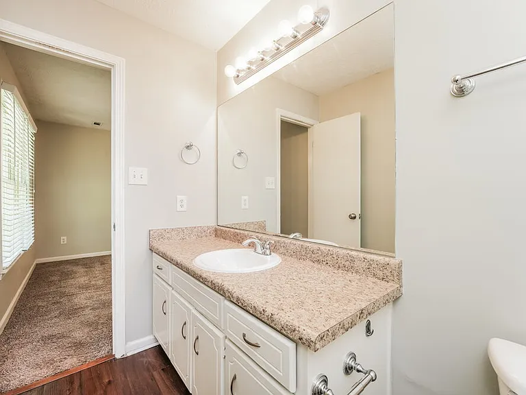 465 Rosehill Dr — Photo 11