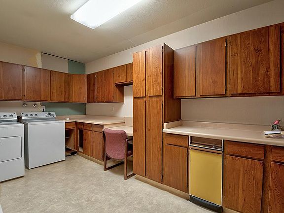 5th image of 2568 S Elizabeth St APT 7