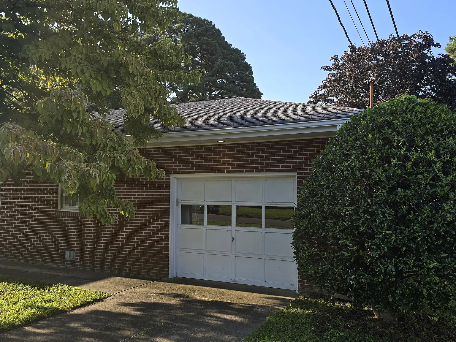 3 bed, 2034 sqft, $2,950 — Photo 2