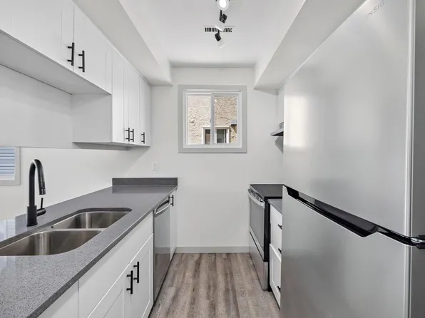 189 Lancaster Ter NW, Edmonton, AB T5X 5T2