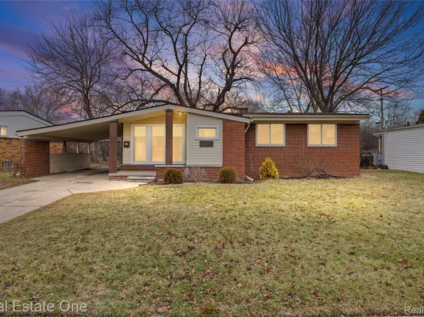 13340 Woodvale St, Oak Park, MI 48237