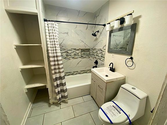 5th image of 4210 Park Ave