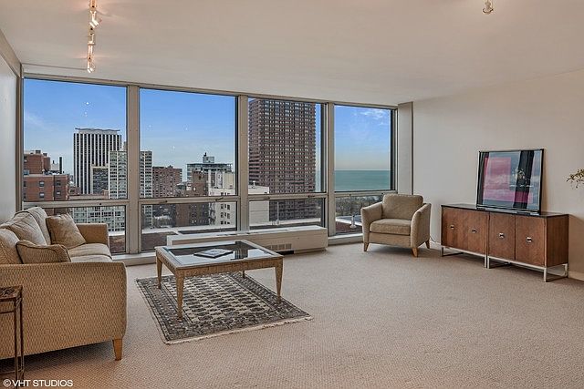 1st image of 340 W Diversey Pkwy APT 2020