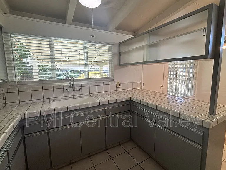 944 Bridgewood Way — Photo 14