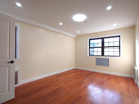 3rd image of 32-48 42nd St #2