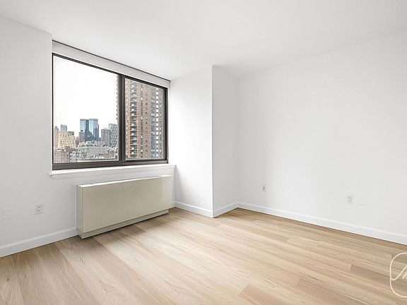 3rd image of 561 10th Ave APT 9A