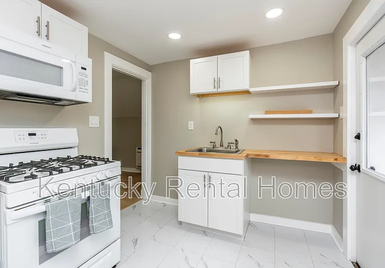 161 Preston Ave — Photo 1
