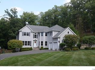 11 Charlottes Way, Danbury, CT 06811