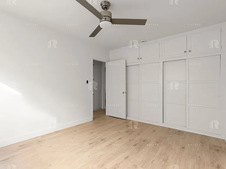 (Ar/Eu/Yo:B) 624 N. Hayworth Avenue — Photo 9