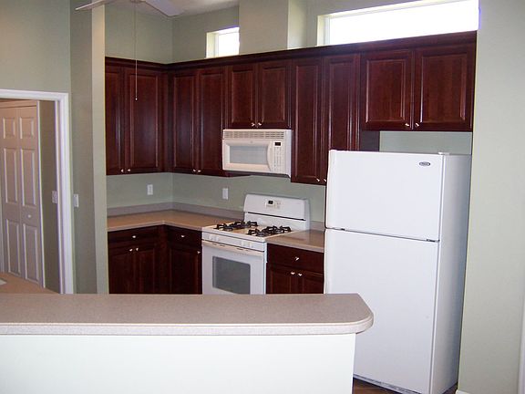 5th image of 3227 Kingston Way