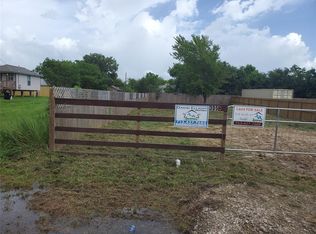 305 8th St, San Leon, TX 77539