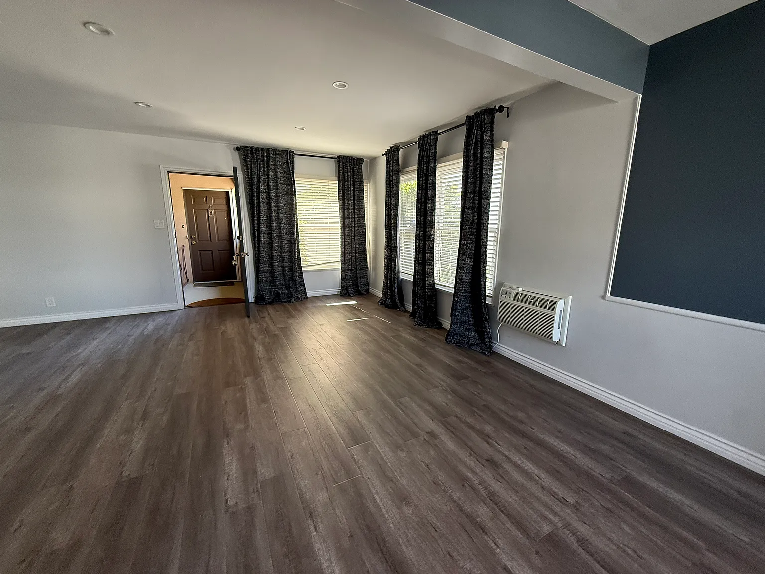 2 bed, 1200 sqft, $3,495 — Photo 3