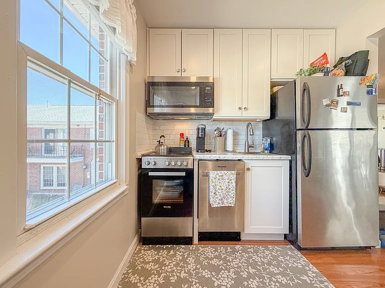 173 Pine St #2P — Photo 13