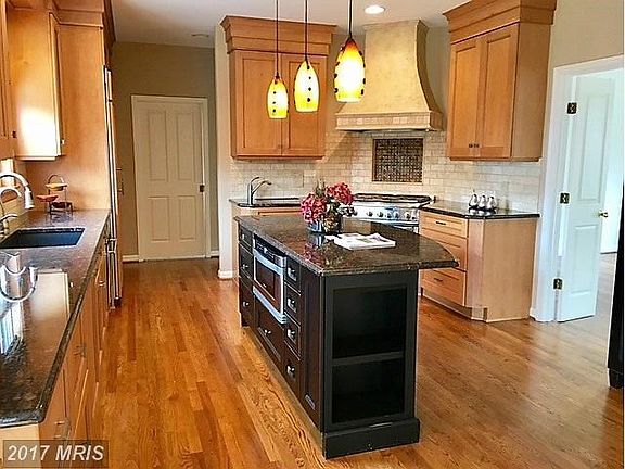 Second prep sink next to range/ double ovens