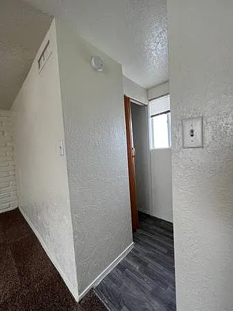 Spacious, 2-Story 1 Bedroom Loft Apartment in Nob Hill — Photo 9