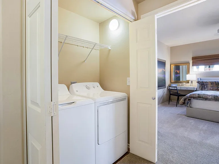 Golf Villas Apartments — Photo 9
