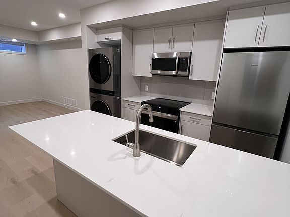2nd image of 79 Marquette Ave #2
