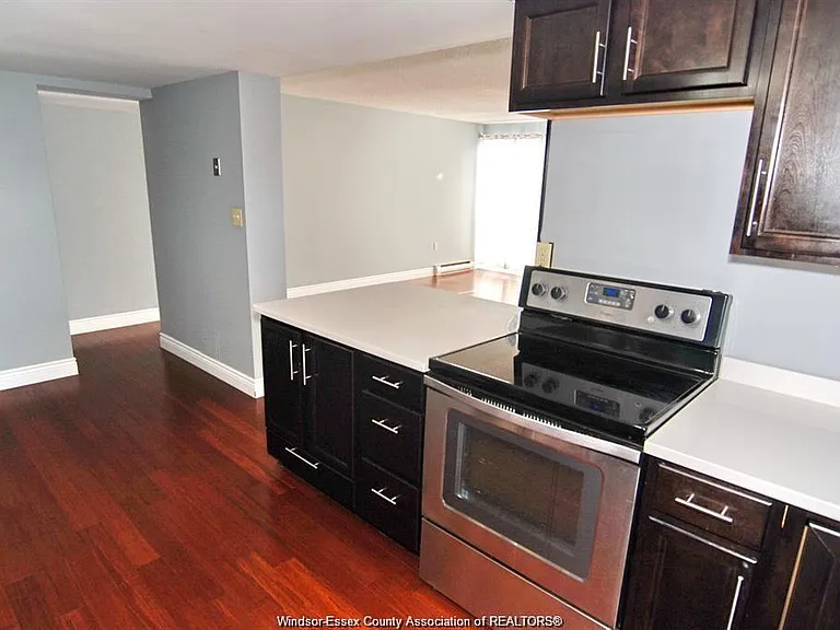 380 Pelissier St #904 — Photo 26