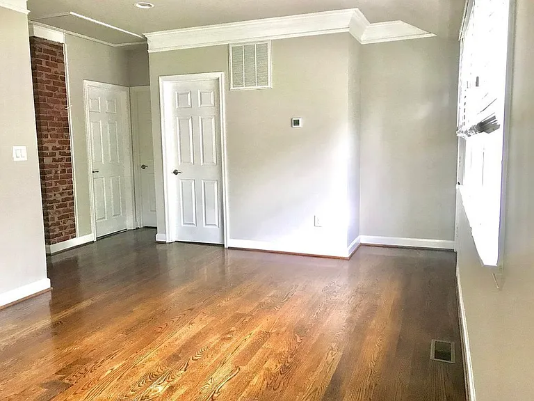 8810 Hawkins Ln — Photo 7