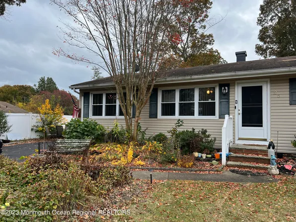 25 Laurel Boulevard, Lanoka Harbor, NJ 08734