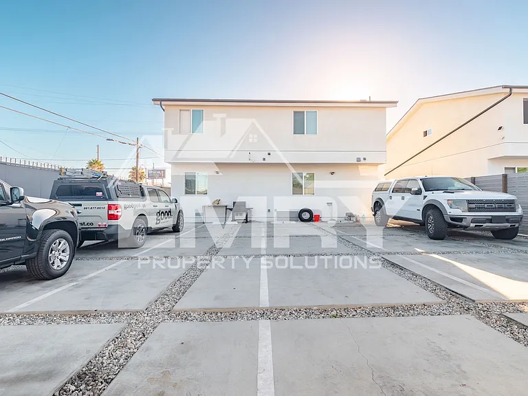 814 N Wilmington Blvd — Photo 30