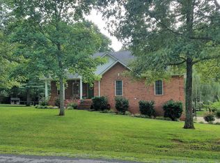 332 Spring Valley Dr, Cottontown, TN 37048