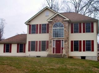 83 Symphony Cir, East Stroudsburg, PA 18301