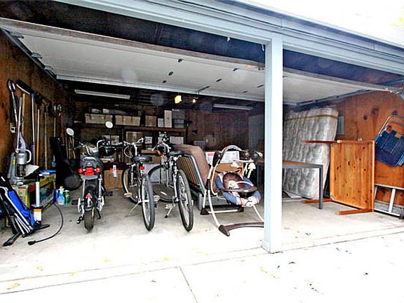 2nd image of 2345 Dartmouth St