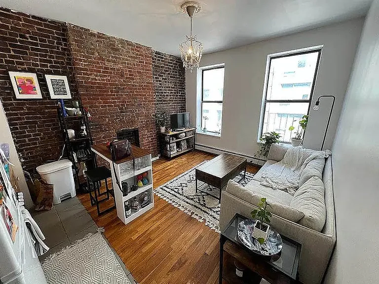 449 W 37th St #4RW — Photo 1