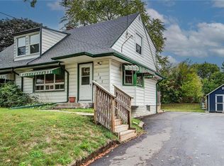 105 Lorne Cres, Kitchener, ON N2M 3Y4