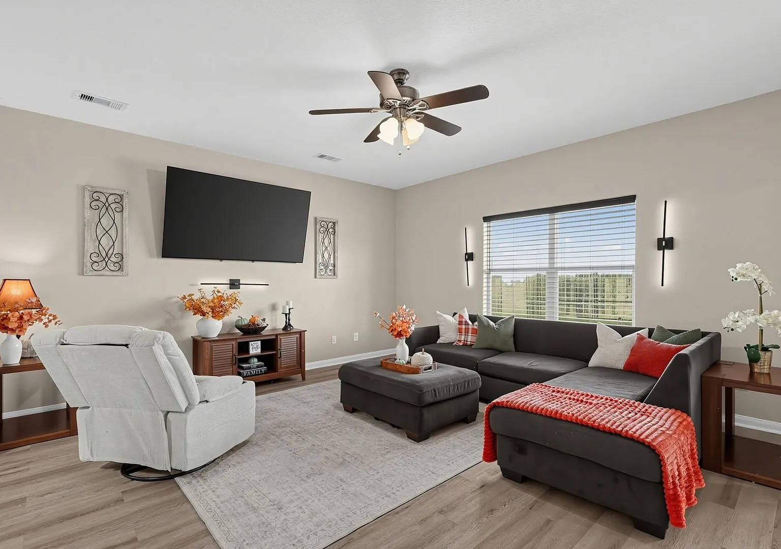 Spacious 4BR House in Rosharon — Photo 4