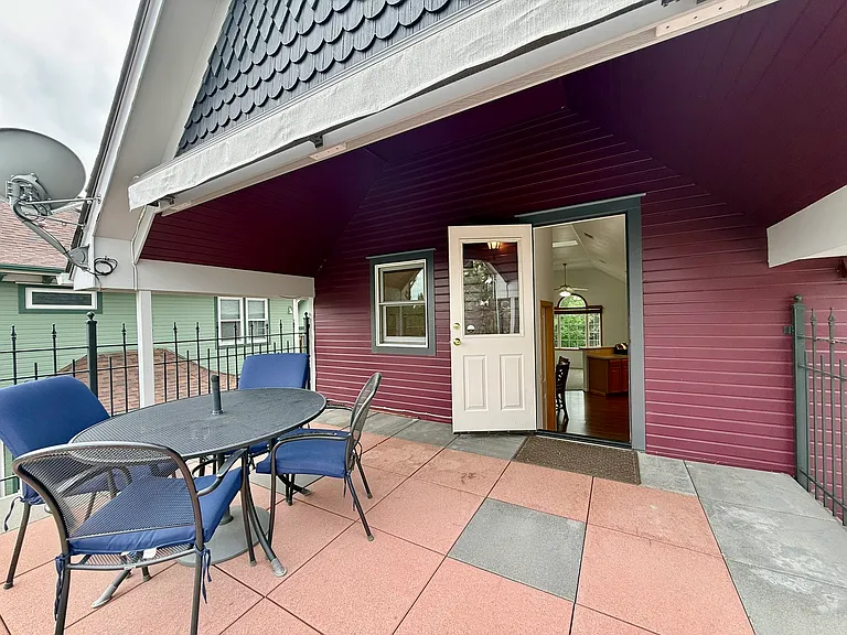 415 Mason Ct #2B — Photo 24