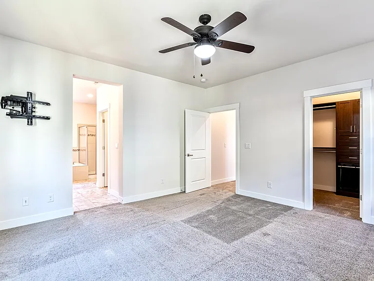 1693 NE Falls Dr — Photo 24
