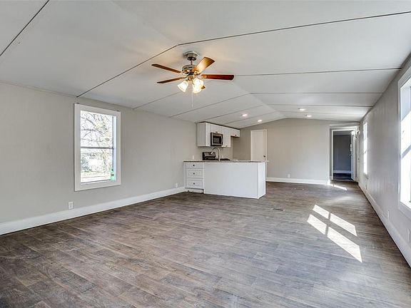 4th image of 508 Youngstown St #25