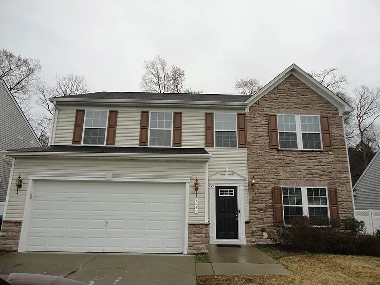 620 Leonard Ln — Photo 2