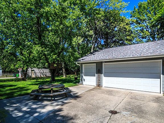 4th image of 1391 Ranchland Dr