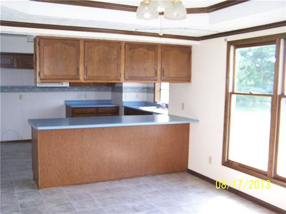 4th image of 1075 Sherry Ln NE