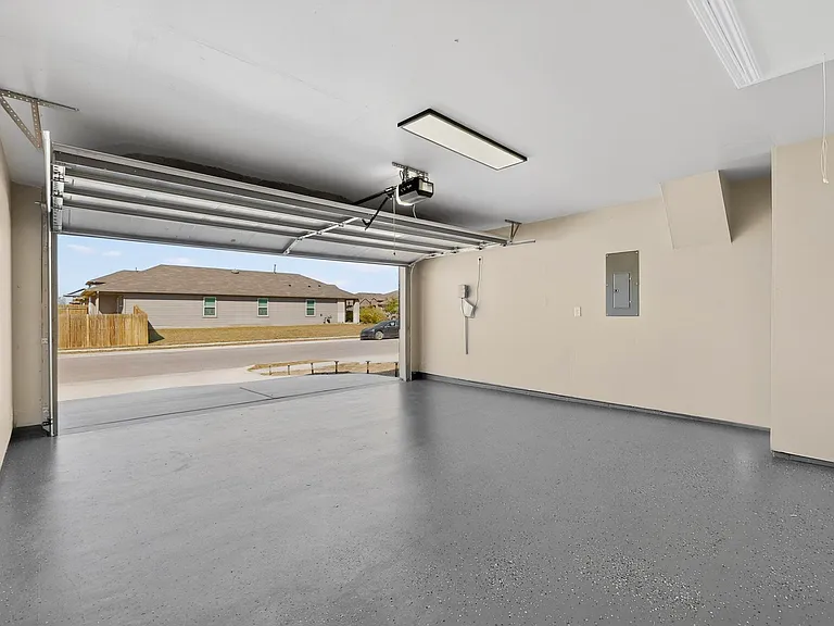 218 Sickle Loop — Photo 27