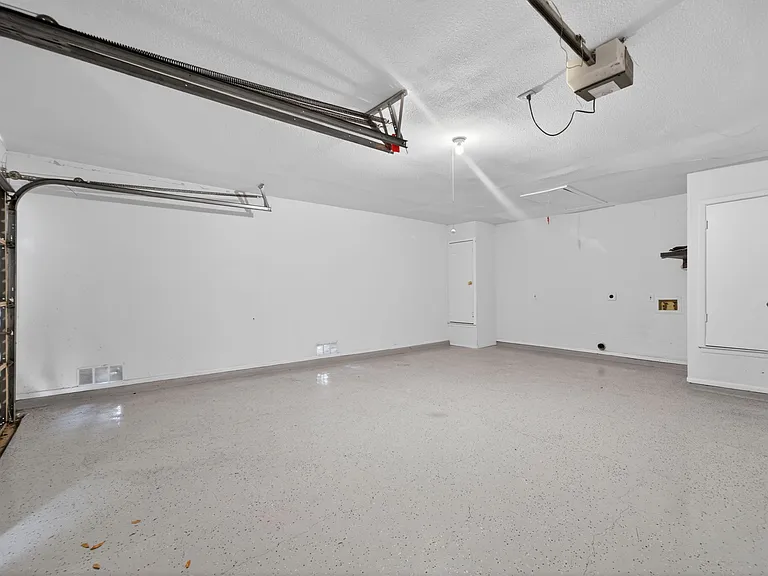 4659 Wetz Dr — Photo 24