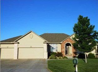 2020 Briarwood Ct, Newton, KS 67114