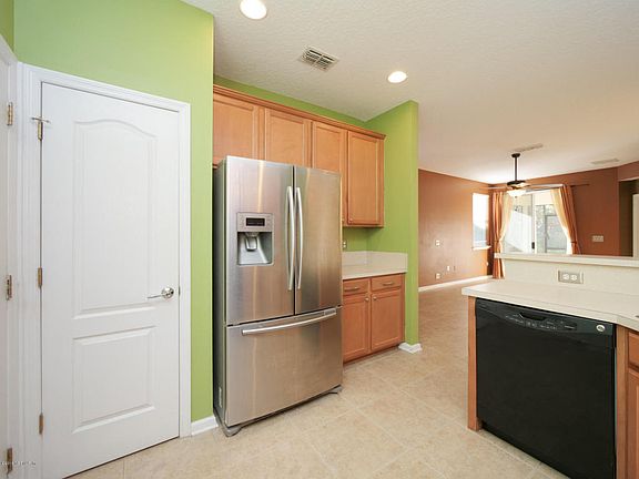5th image of 6118 Bartram Village Dr