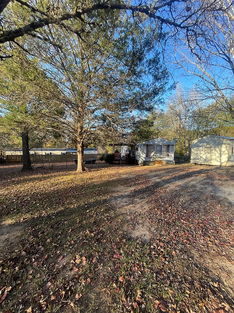 2 bed, 1.0 bath, $650 — Photo 2