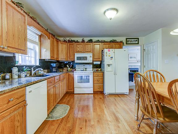 5th image of 625 Crystal Anne Ln