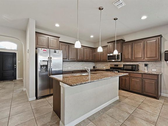 3rd image of 1240 Rebecca Ln