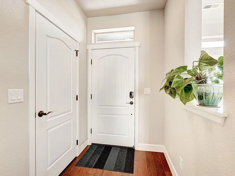 15515 W Washburn Ave — Photo 8