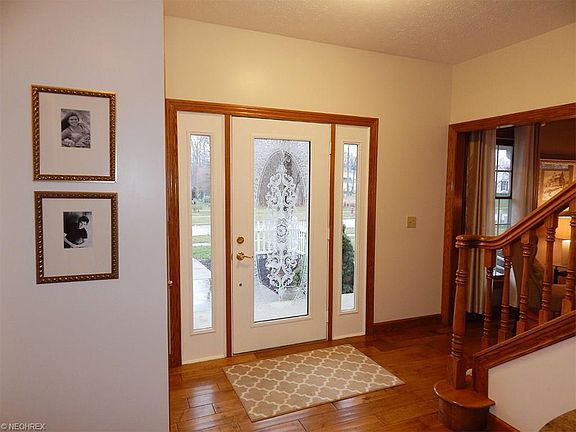 2nd image of 1087 Ashwood Ln